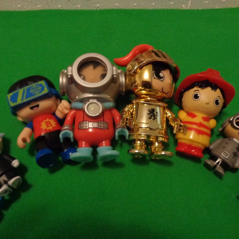 BONKERS TOYS LLC RYANS WORLD ACTION FIGURES LOT - Picture 4 of 5